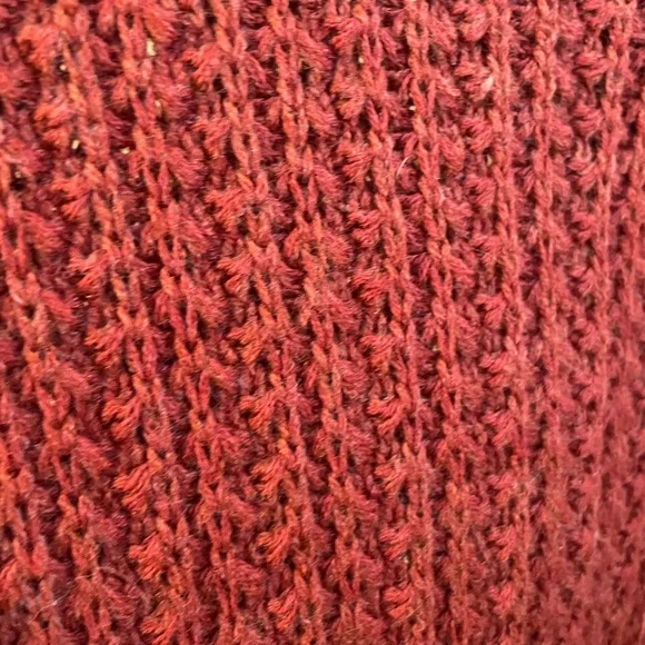 Universal Threads Sweater - Picture 3 of 4